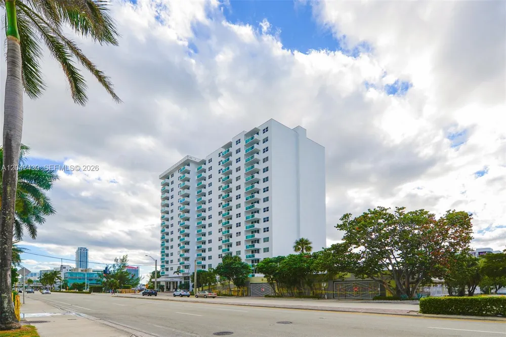 3000 S Ocean Dr #514 Hollywood, FL 33019