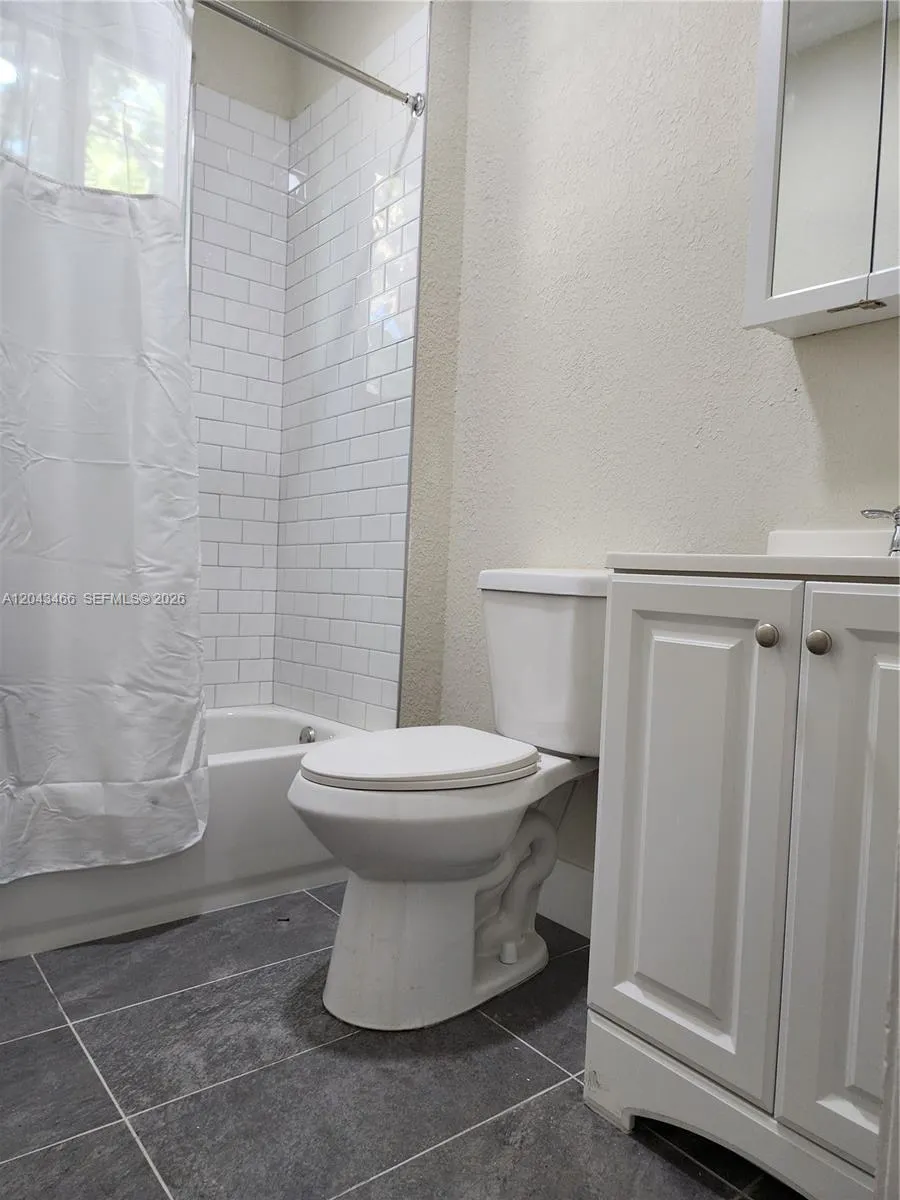 103 NW 35th St Miami, FL 33127