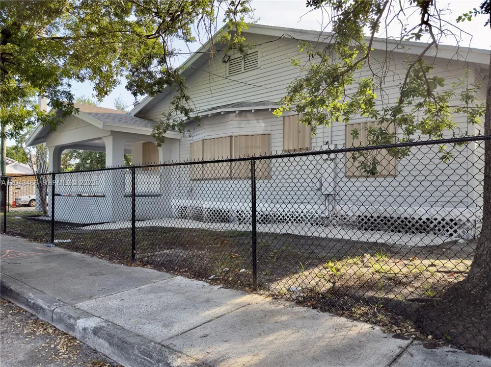 103 NW 35th St Miami, FL 33127