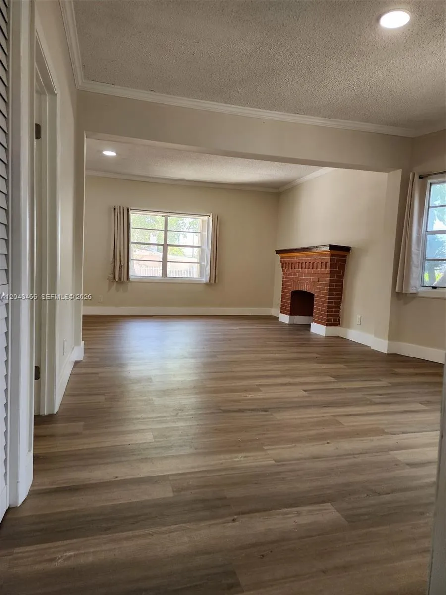 103 NW 35th St Miami, FL 33127