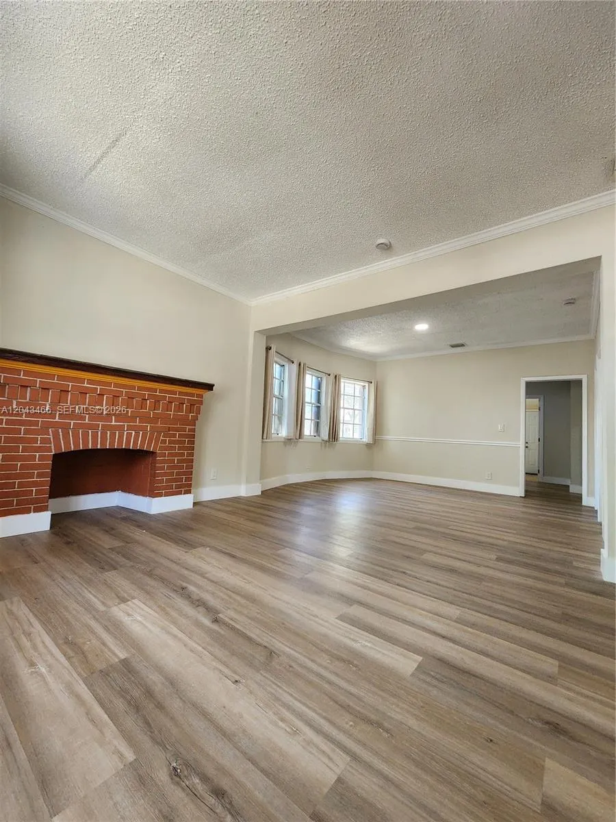 103 NW 35th St Miami, FL 33127