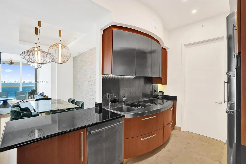 18101 Collins Ave #1607 Sunny Isles Beach, FL 33160