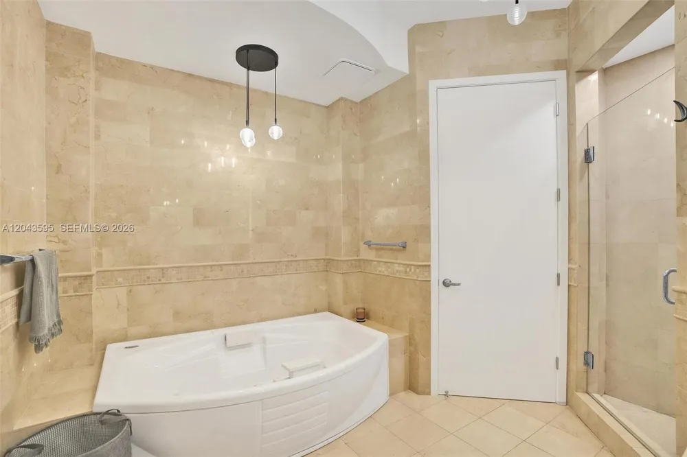 18101 Collins Ave #1607 Sunny Isles Beach, FL 33160