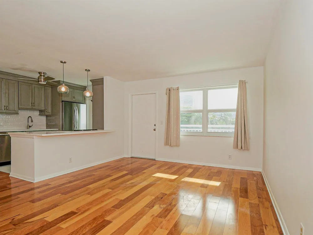 37 Yacht Club Drive #310 North Palm Beach, FL 33408