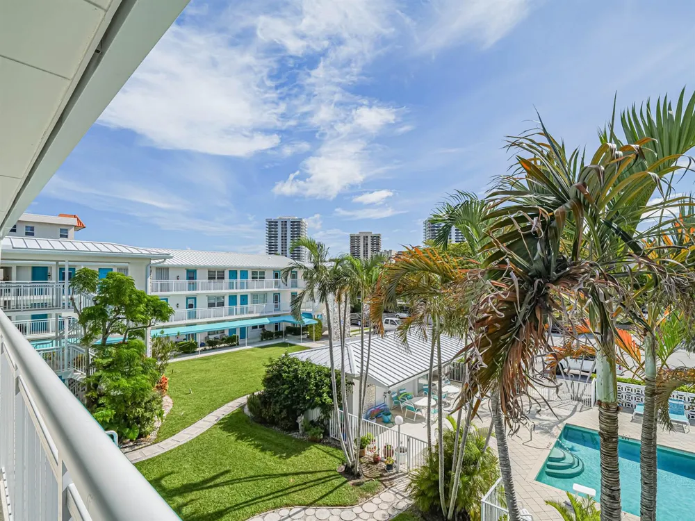 37 Yacht Club Drive #310 North Palm Beach, FL 33408