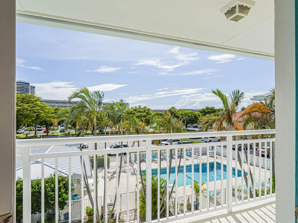 37 Yacht Club Drive #310 North Palm Beach, FL 33408