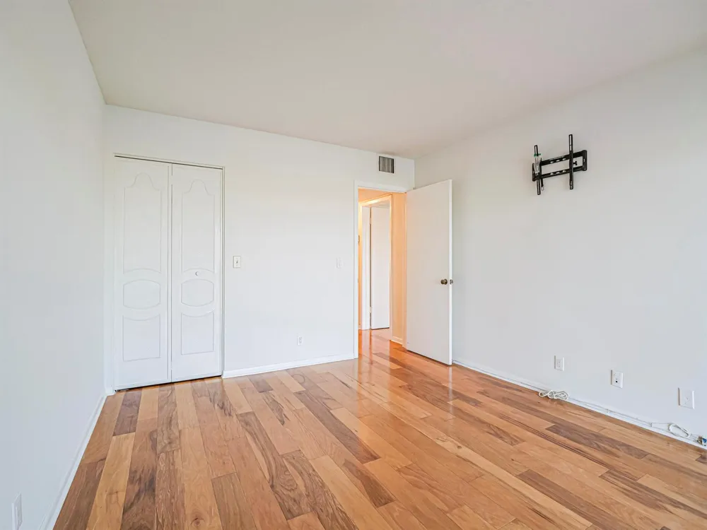 37 Yacht Club Drive #310 North Palm Beach, FL 33408