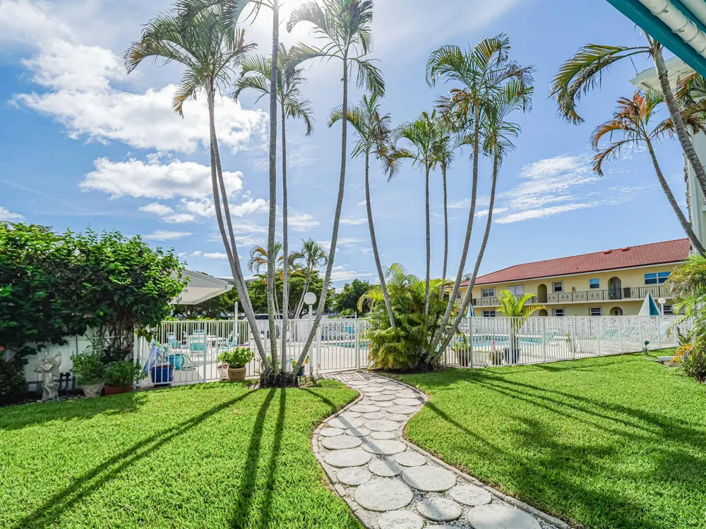 37 Yacht Club Drive #310 North Palm Beach, FL 33408