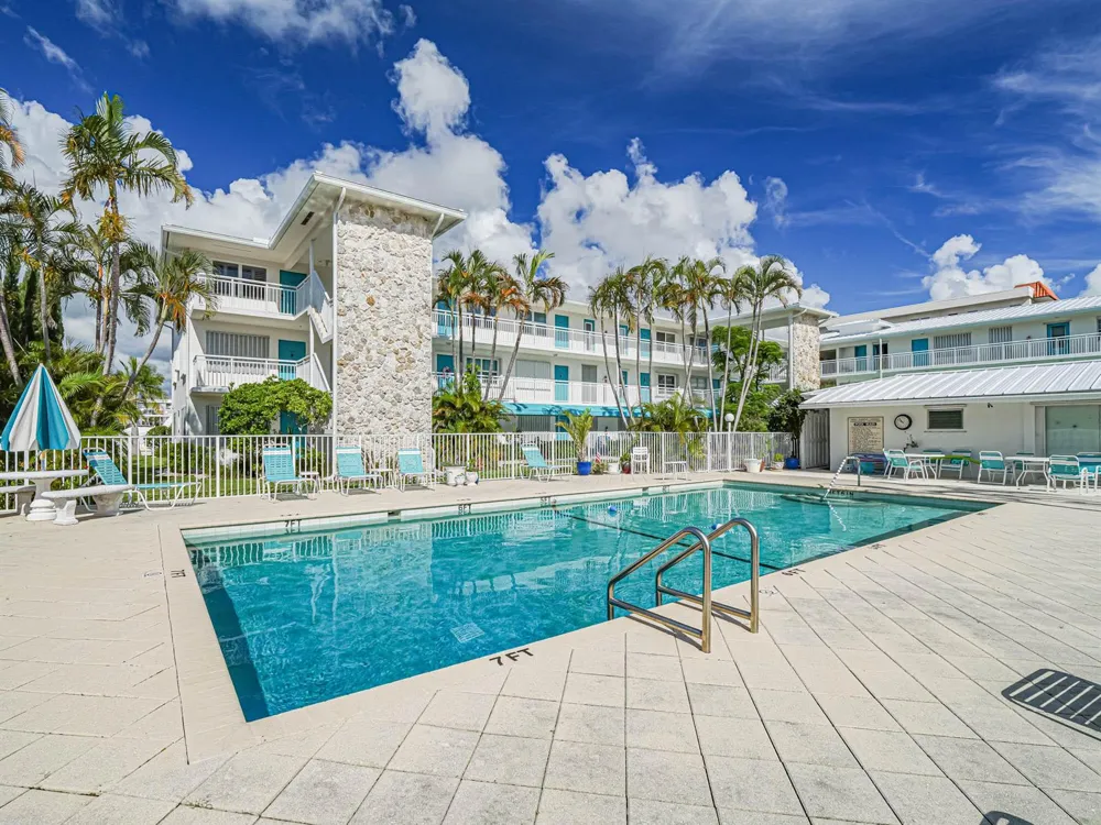 37 Yacht Club Drive #310 North Palm Beach, FL 33408