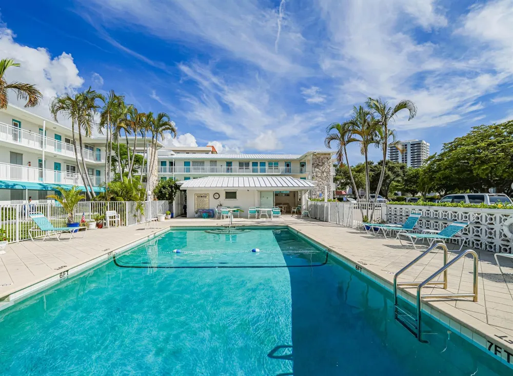 37 Yacht Club Drive #310 North Palm Beach, FL 33408