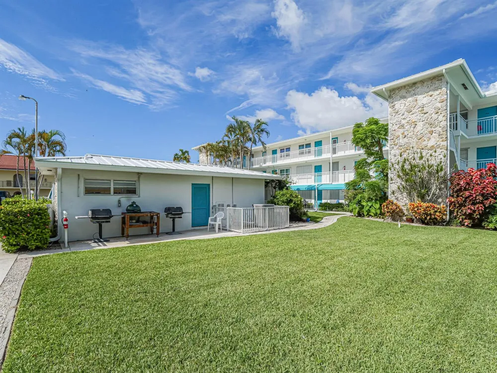 37 Yacht Club Drive #310 North Palm Beach, FL 33408