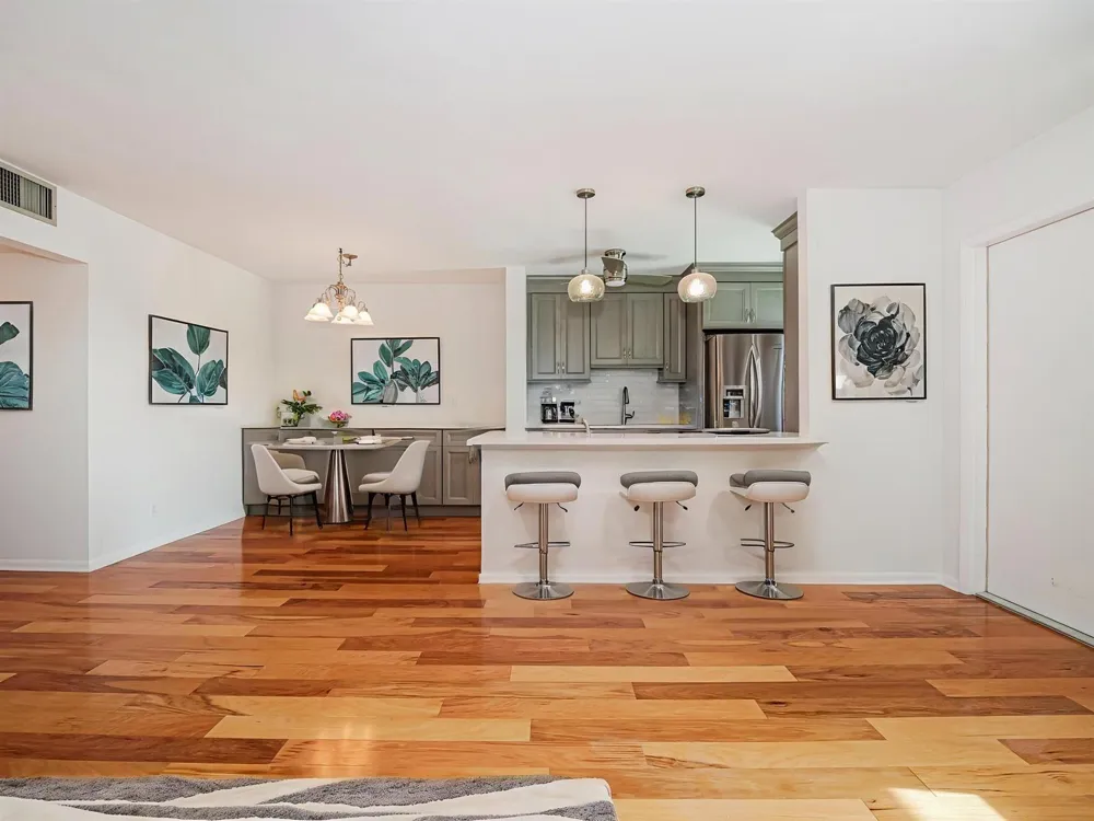 37 Yacht Club Drive #310 North Palm Beach, FL 33408