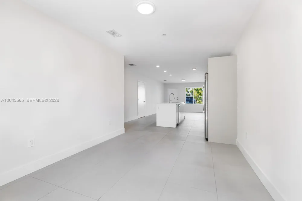 2505 NE 193rd St #4108 Miami, FL 33180