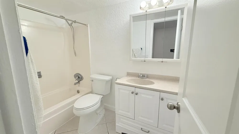 501 W Kalmia Drive #2 West Palm Beach, FL 33403