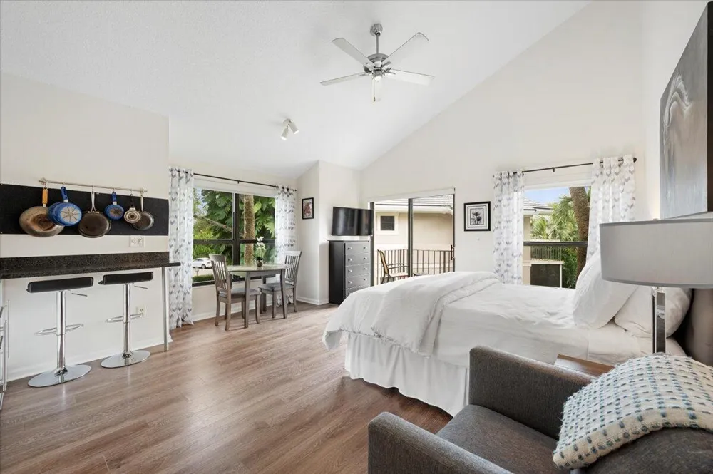 11863 Wimbledon Circle #524 Wellington, FL 33414