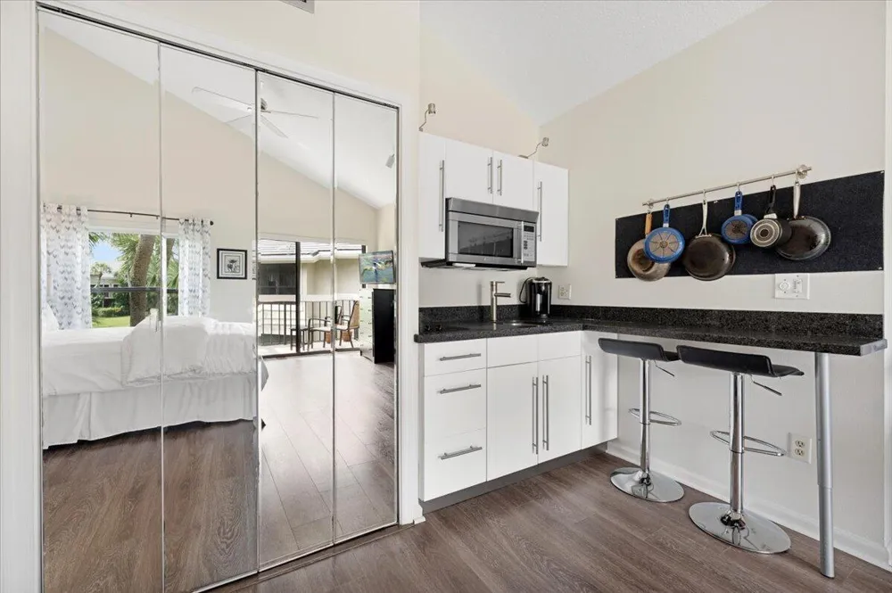 11863 Wimbledon Circle #524 Wellington, FL 33414