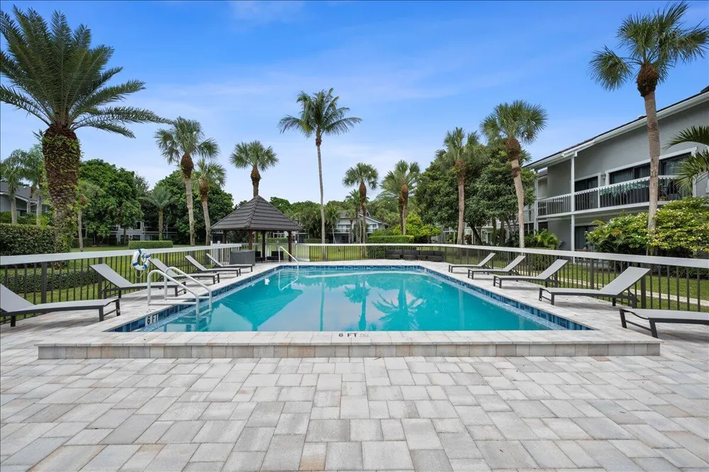 11863 Wimbledon Circle #524 Wellington, FL 33414