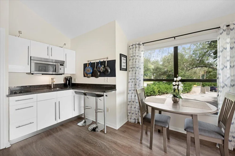 11863 Wimbledon Circle #524 Wellington, FL 33414