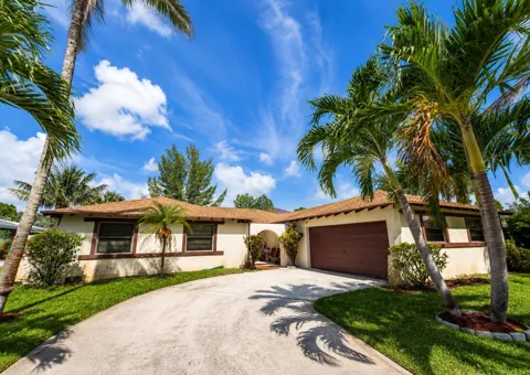 915 Ryanwood Drive