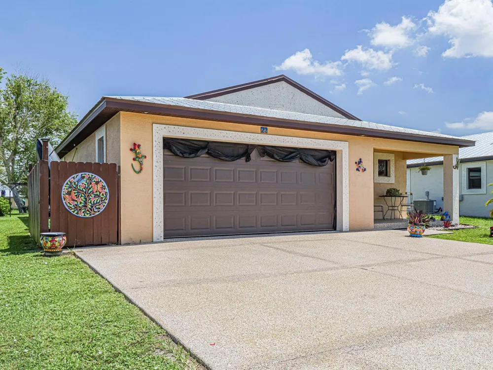 23 Arboles Del Norte Fort Pierce, FL 34951
