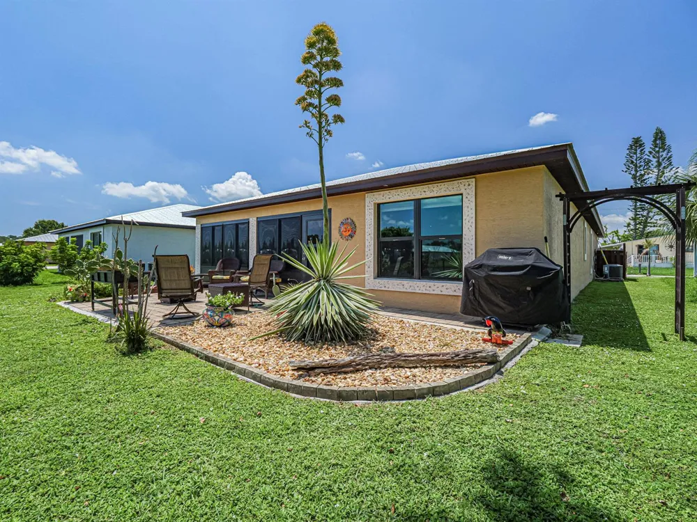 23 Arboles Del Norte Fort Pierce, FL 34951