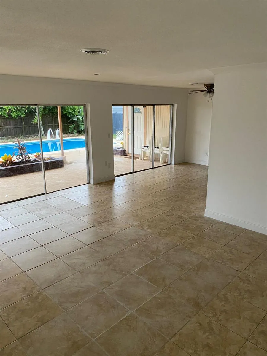 18 Andros Road Palm Springs, FL 33461