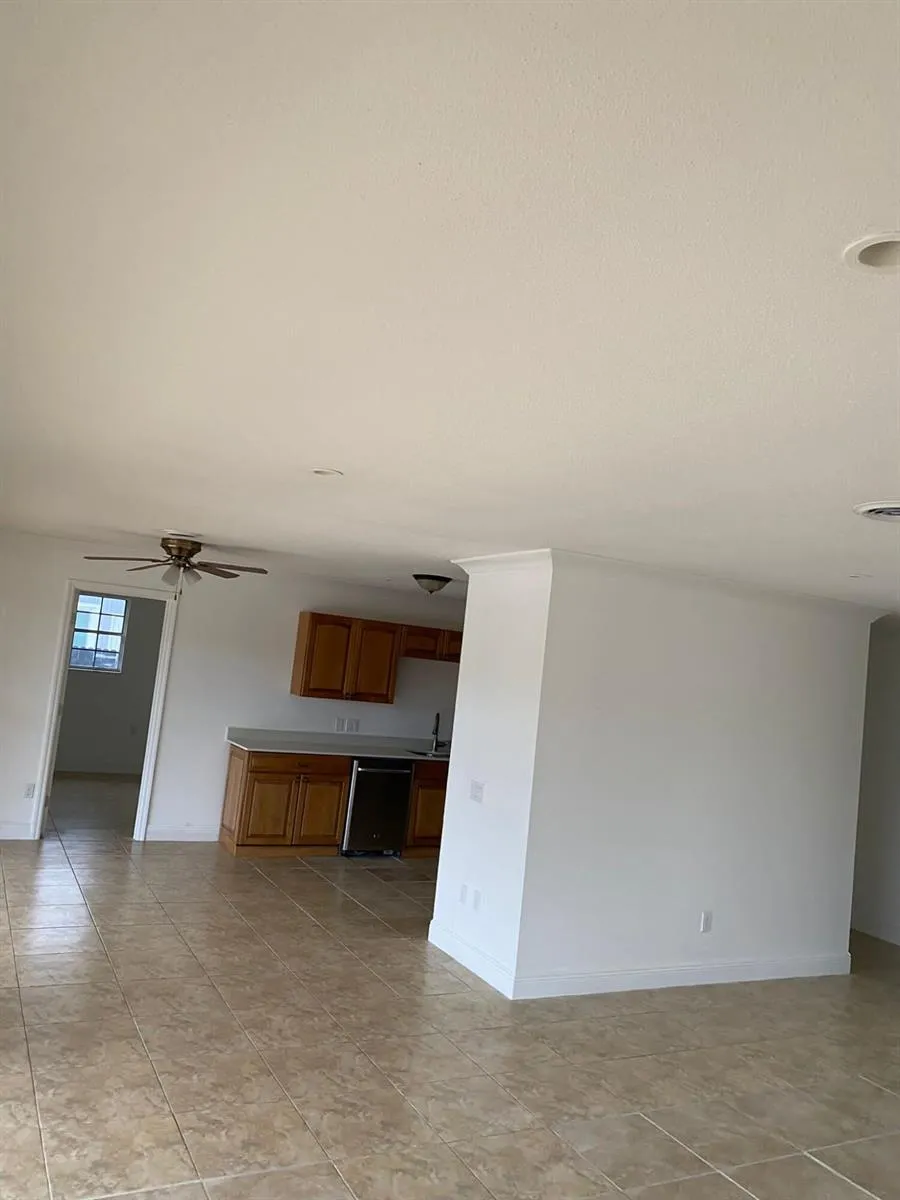 18 Andros Road Palm Springs, FL 33461