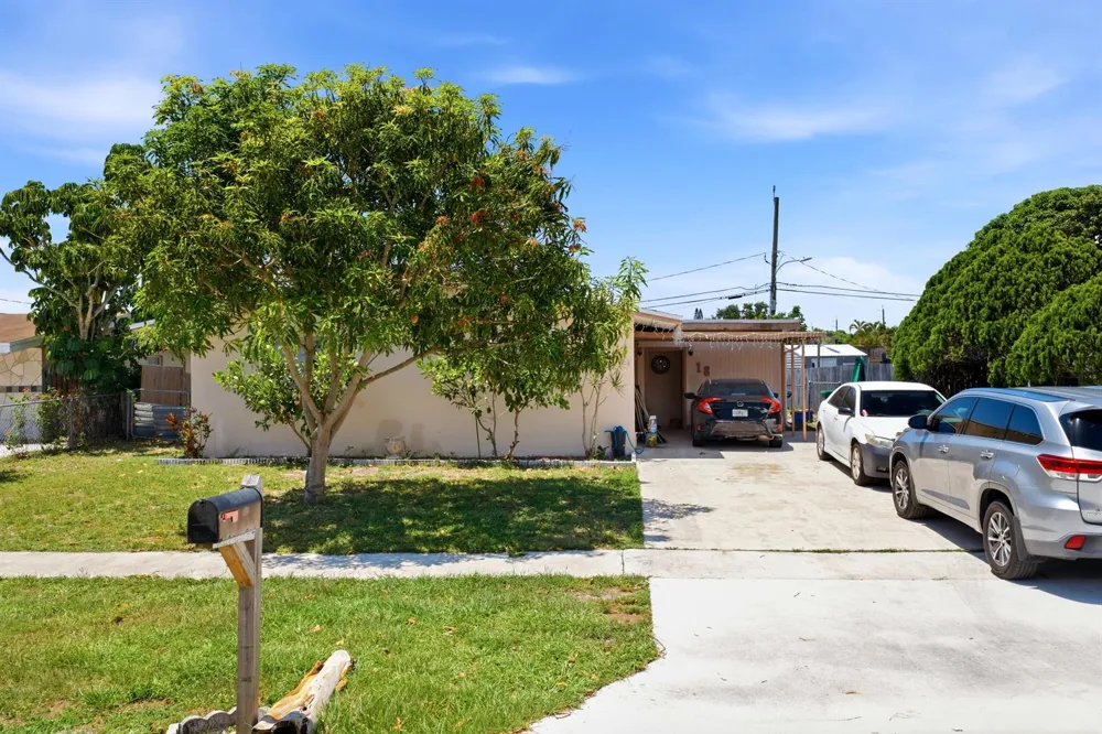 18 Andros Road Palm Springs, FL 33461