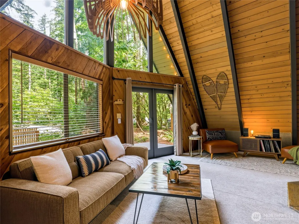 76135 NE 122nd Street Skykomish, WA 98288