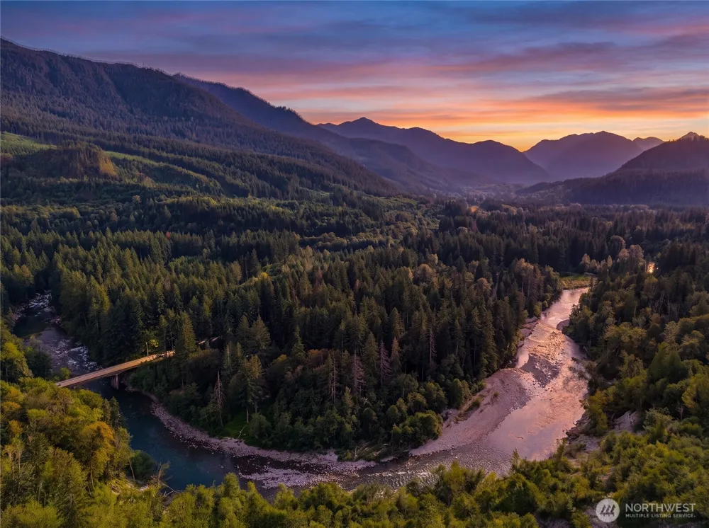 76135 NE 122nd Street Skykomish, WA 98288