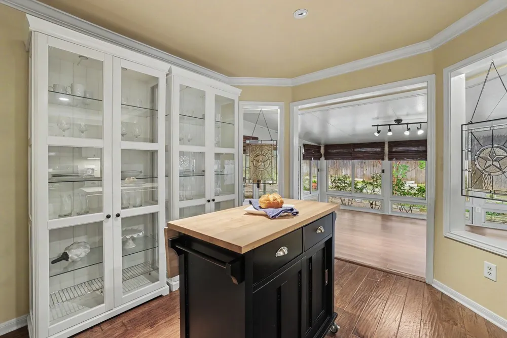 1710 Gaylord Drive Austin, TX 78728
