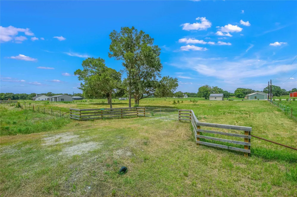 12889 Della Love Road Bryan, TX 77808