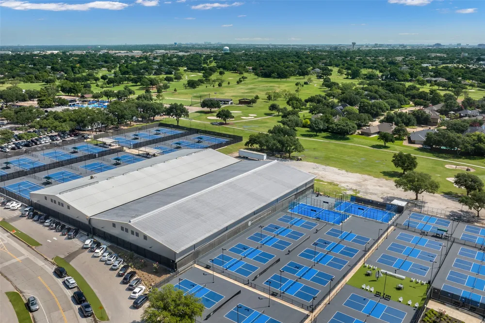 13536 Castleton Drive Farmers Branch, TX 75234