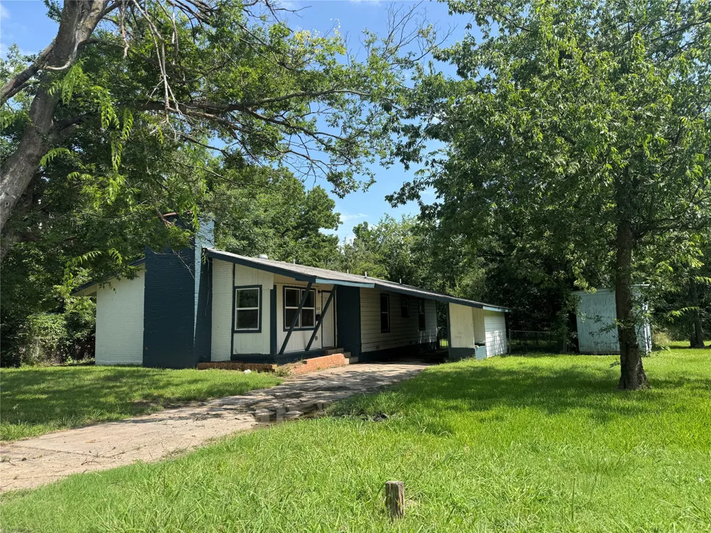 1605 Jackson Street Commerce, TX 75428