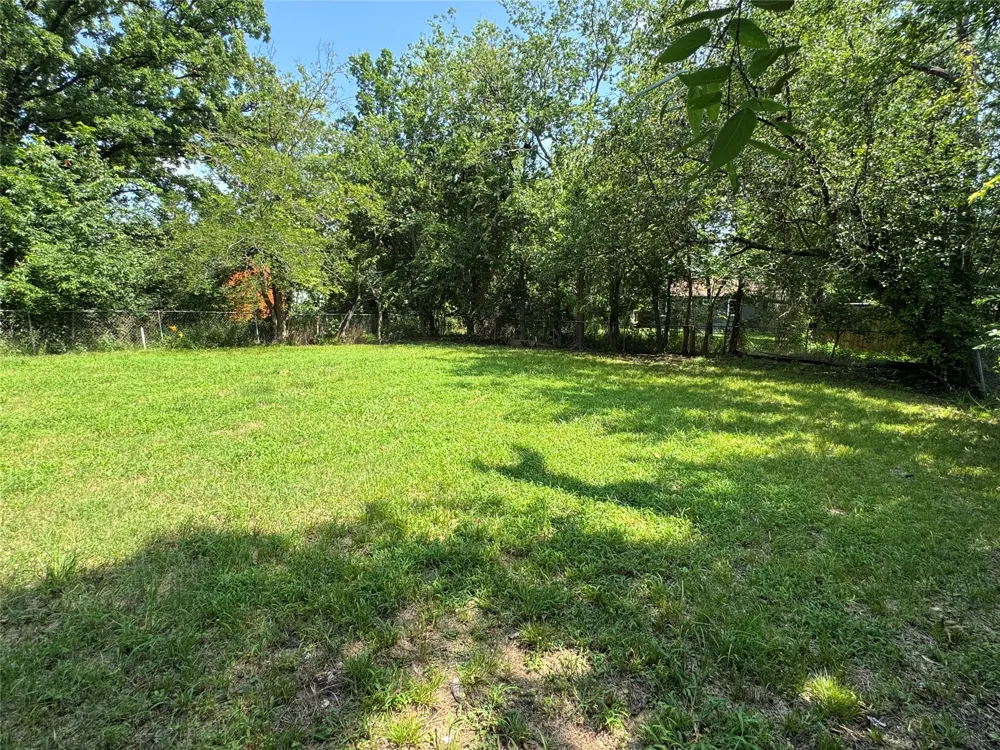 1605 Jackson Street Commerce, TX 75428