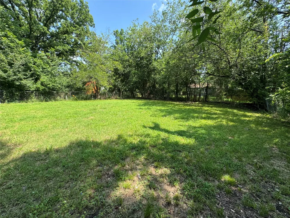 1605 Jackson Street Commerce, TX 75428