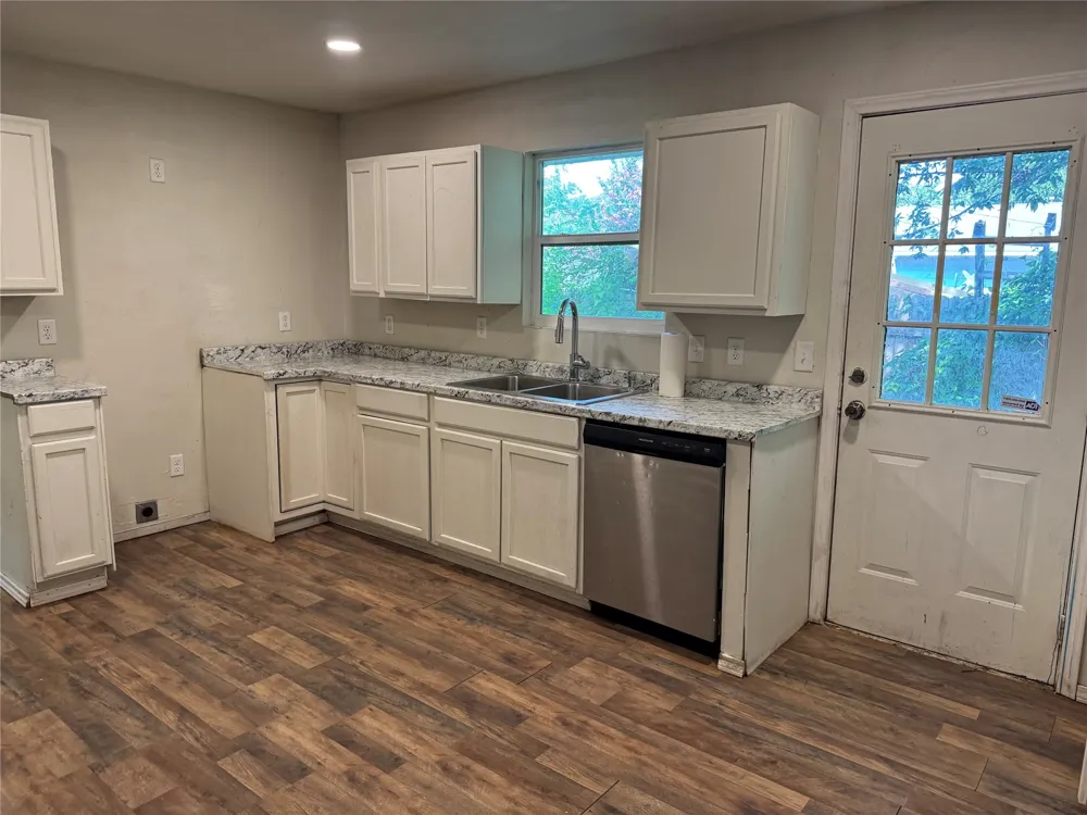 1605 Jackson Street Commerce, TX 75428