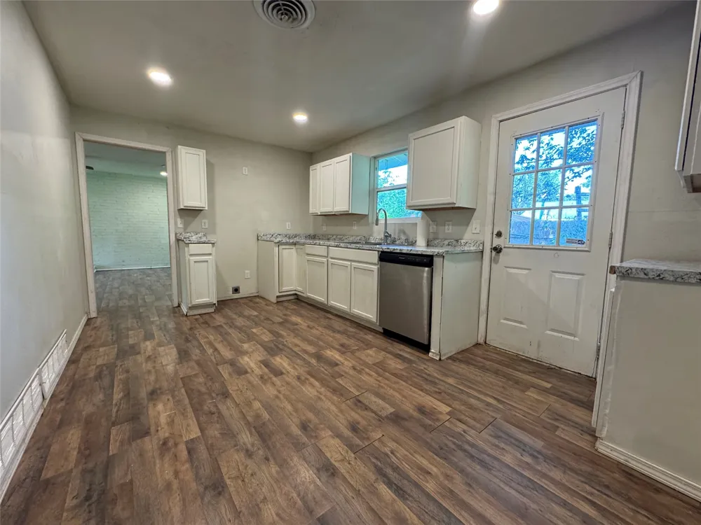 1605 Jackson Street Commerce, TX 75428