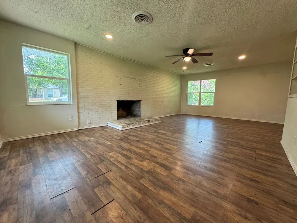 1605 Jackson Street Commerce, TX 75428