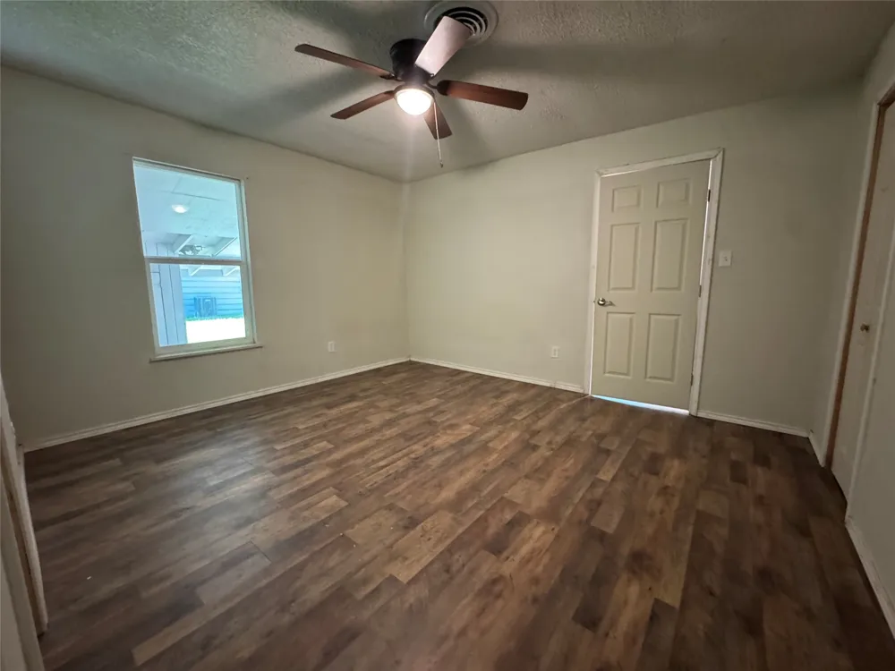 1605 Jackson Street Commerce, TX 75428