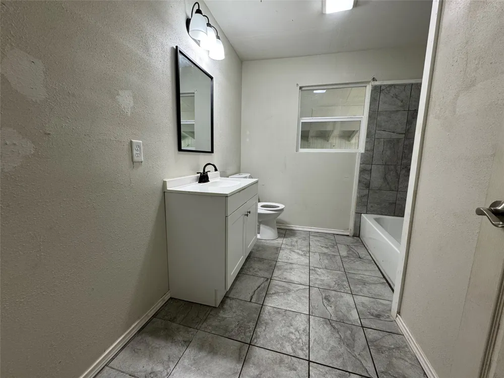 1605 Jackson Street Commerce, TX 75428