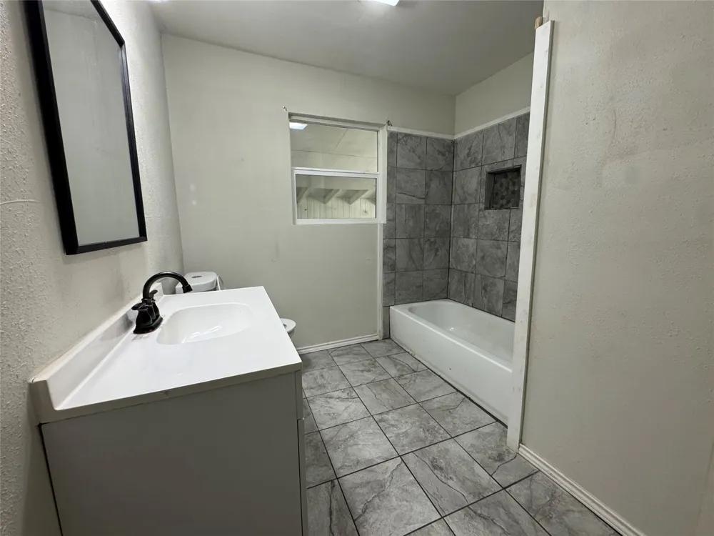1605 Jackson Street Commerce, TX 75428