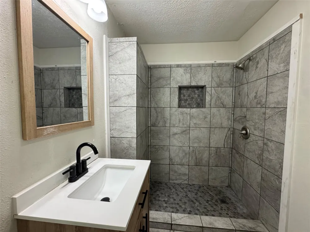 1605 Jackson Street Commerce, TX 75428