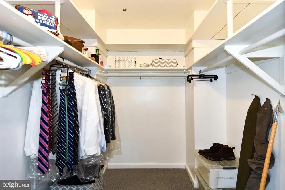1200 S ARLINGTON RIDGE ROAD #704 Arlington, VA 22202