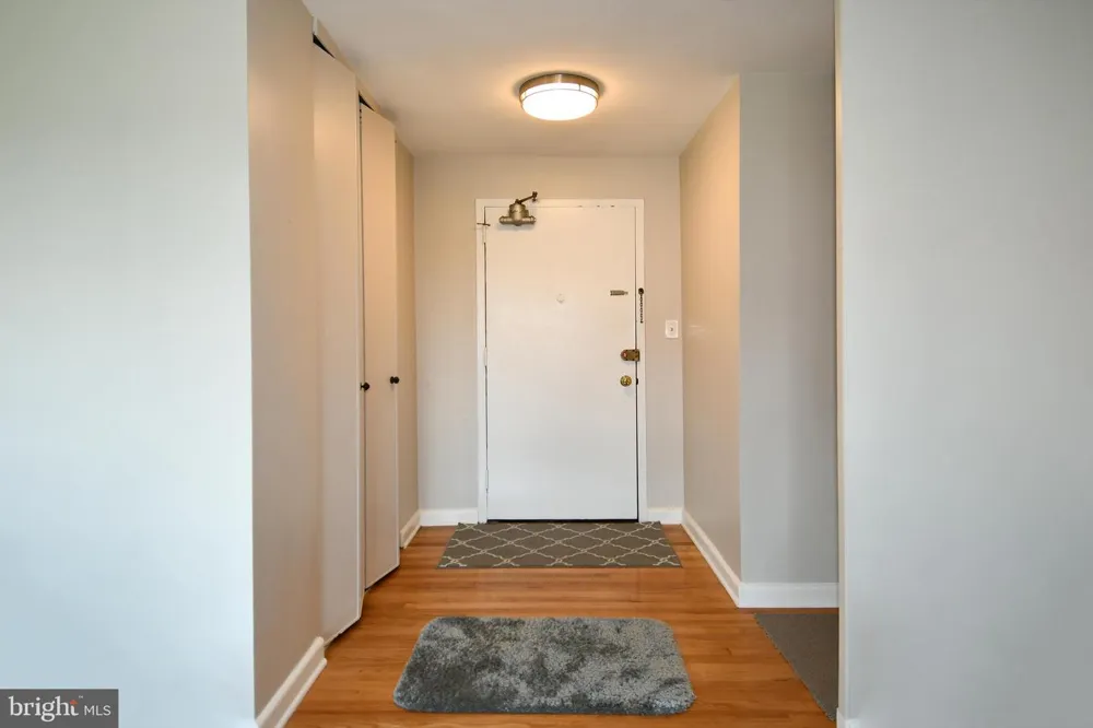 1200 S ARLINGTON RIDGE ROAD #704 Arlington, VA 22202