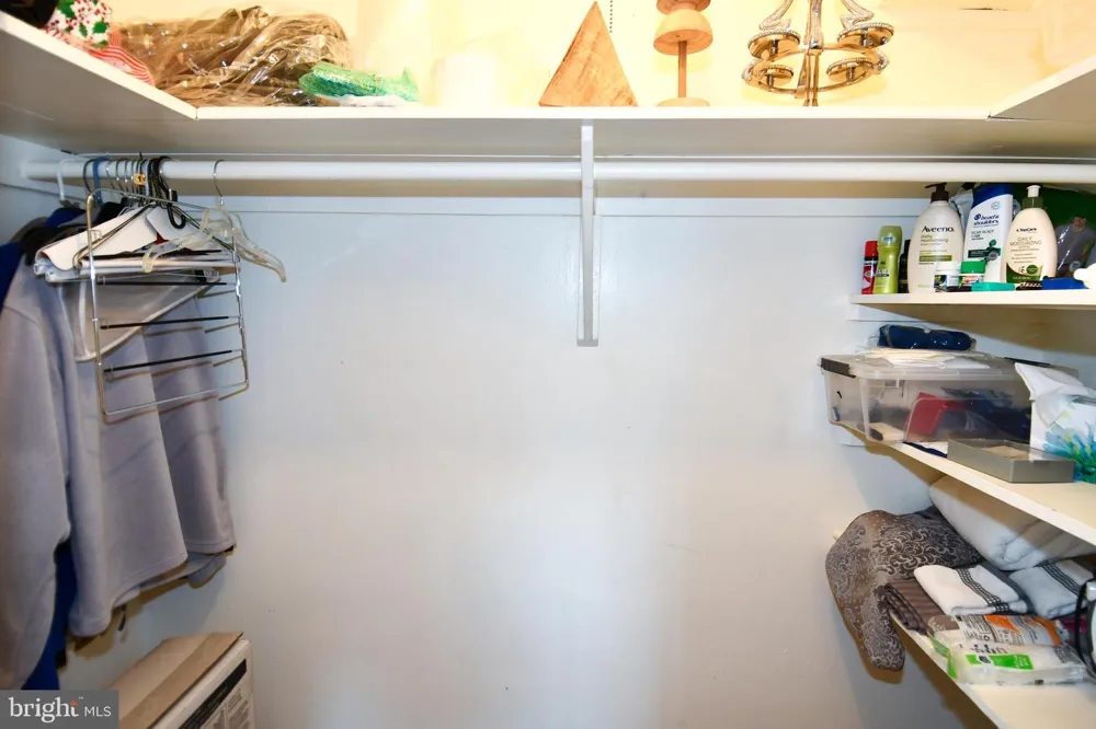 1200 S ARLINGTON RIDGE ROAD #704 Arlington, VA 22202