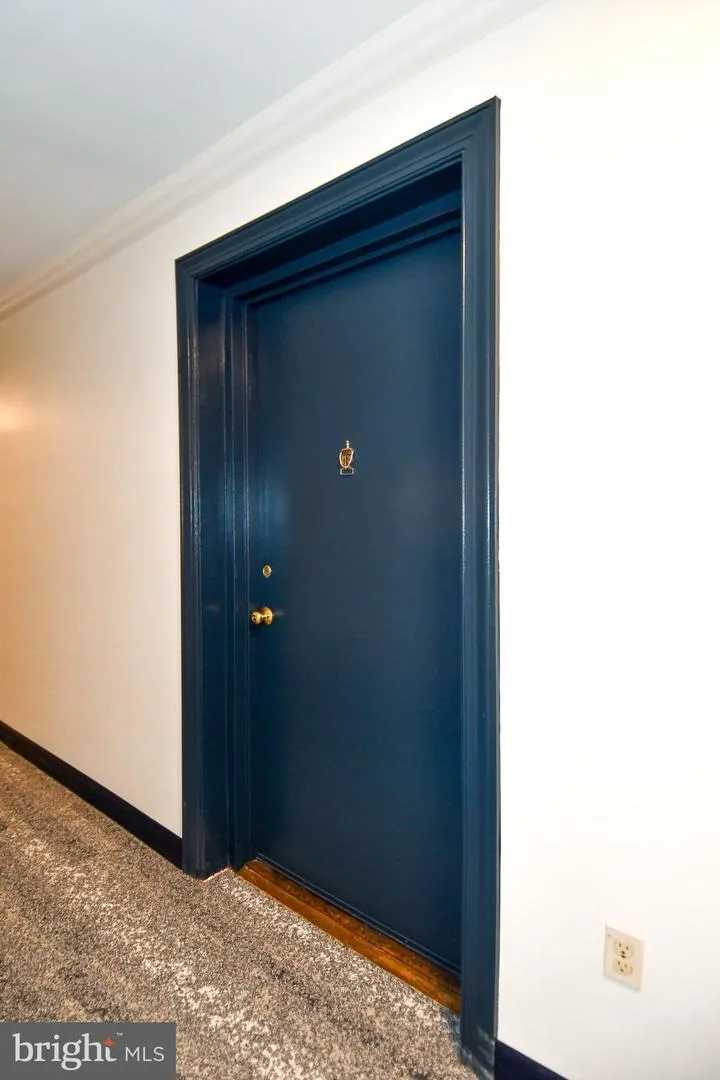 1200 S ARLINGTON RIDGE ROAD #704 Arlington, VA 22202