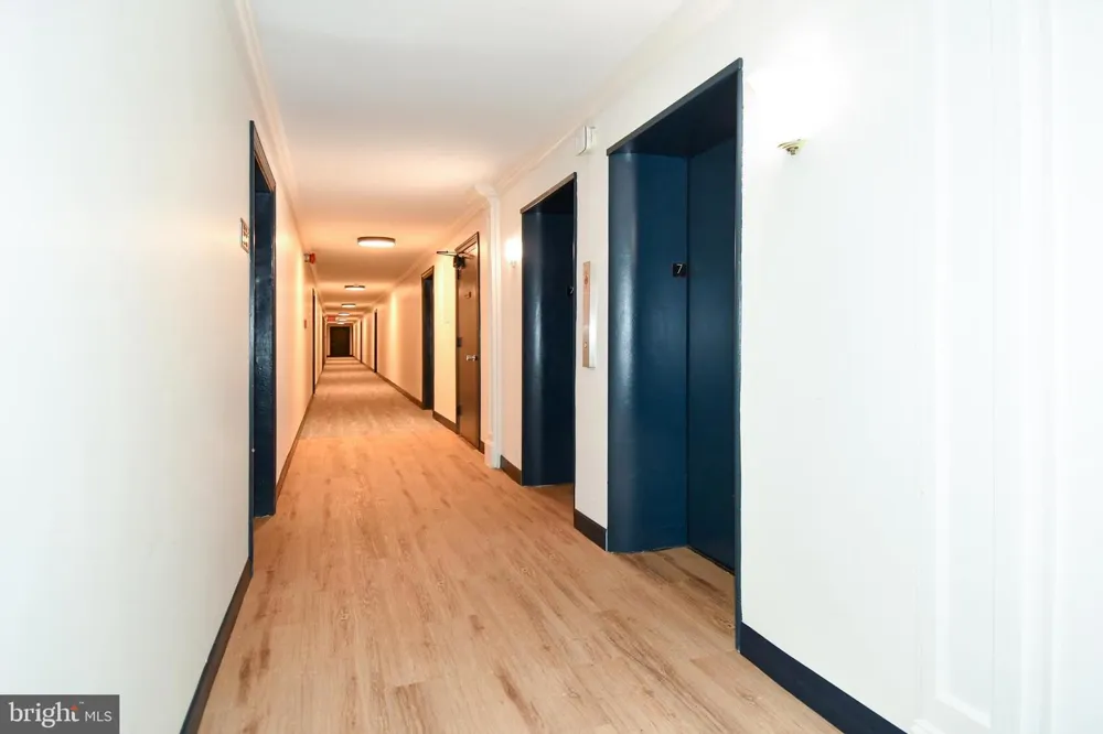 1200 S ARLINGTON RIDGE ROAD #704 Arlington, VA 22202