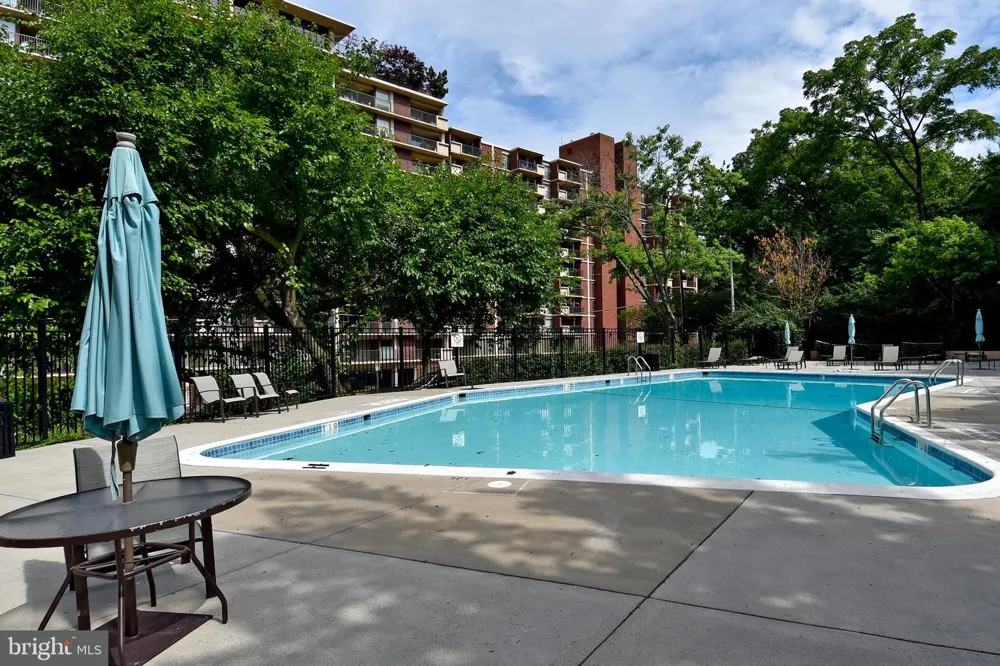 1200 S ARLINGTON RIDGE ROAD #704 Arlington, VA 22202