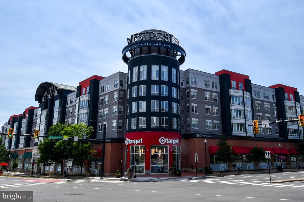 1200 S ARLINGTON RIDGE ROAD #704 Arlington, VA 22202
